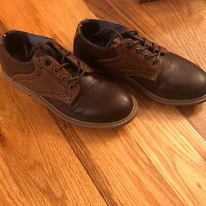 Boys brown dress shoe